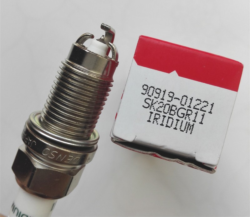 Иридиевая свеча зажигания автомобильная DENSO IRIDIUM, 1шт. SK20BGR11 ...